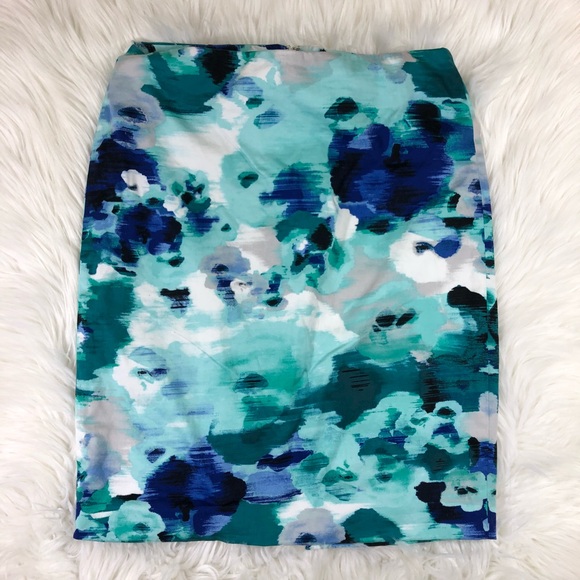 White House Black Market Dresses & Skirts - White House Black Market Career Pencil Skirt Sz 6